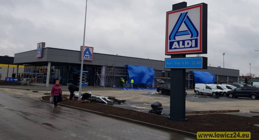 Szyldy zamontowane! Wielkimi krokami zbliża się otwarcie Aldi!