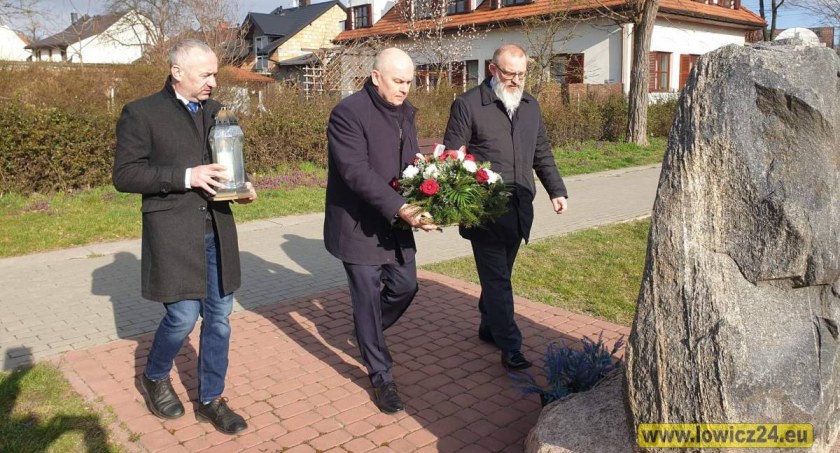 Władze powiatu uczciły 12. rocznicę katastrofy smoleńskiej (foto, film)