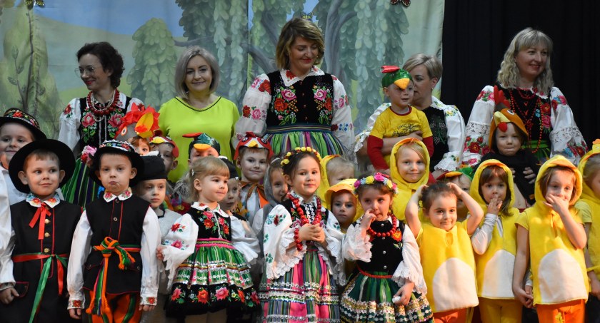 Wielkanocne przedstawienie przedszkolaków w SP w Popowie (foto,film)