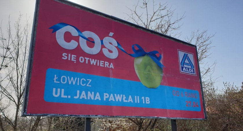 Biznes, Znana dokładana otwarcia Łowiczu - zdjęcie, fotografia