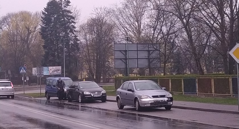 Łowicz. Kolejna kolizja na tym skrzyżowaniu