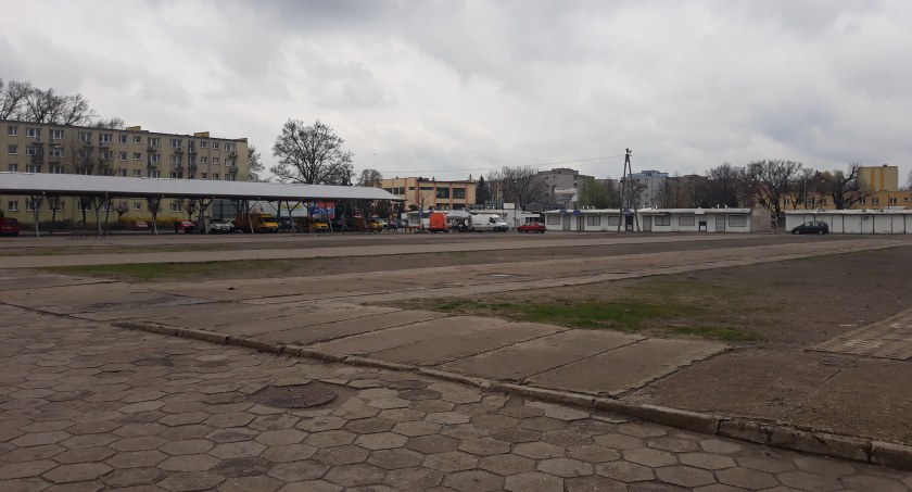 Łowicz. Rolnicy handlujący na targowisku zostaną zwolnieni z opłaty targowej