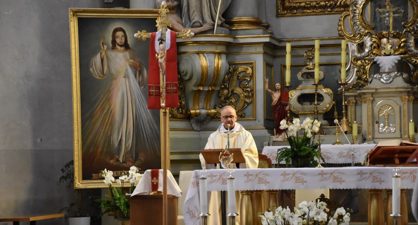 Łowicz. U Pijarów modlili się o dobrego męża i dobrą żonę (foto)