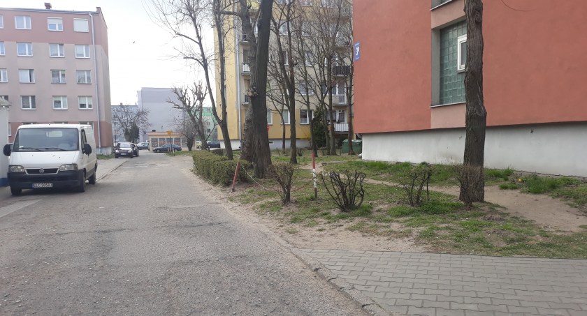 Łowicz. Na Bratkowicach powstaną nowe miejsca parkingowe?