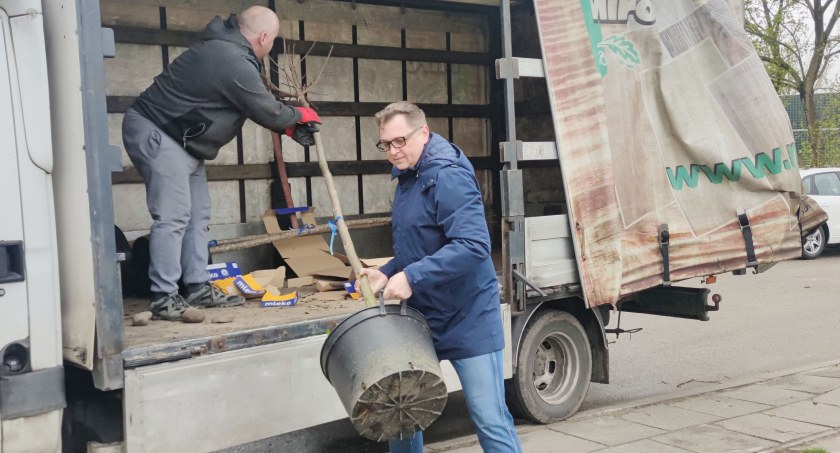 ŁSM. Za każde wycięte w naszych zasobach drzewo, sadzimy dwa nowe! (foto)