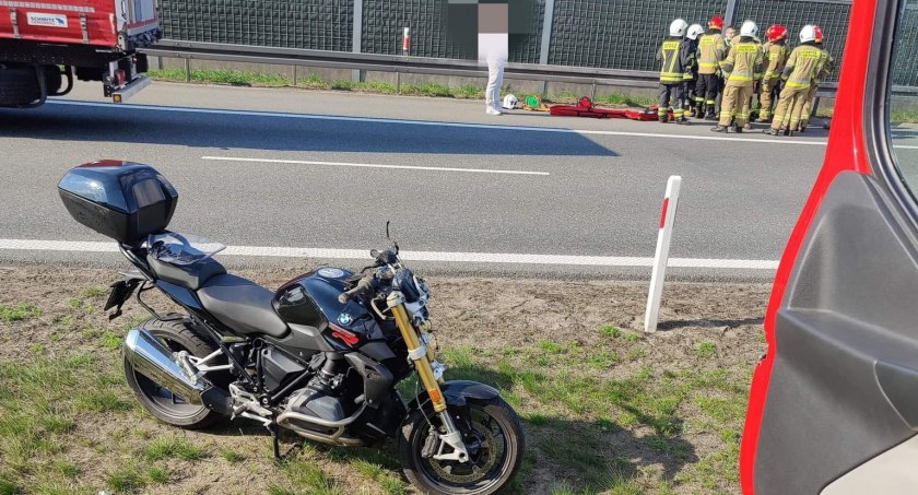 Motocyklista ucierpiał w wypadku na autostradzie A2 pod Łowiczem