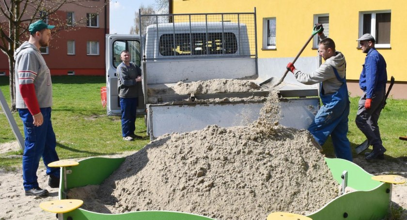 Miejsca rekreacyjne na łowickich osiedlach oficjalnie dostępne!
