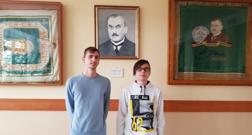 Uczniowie Ekonomika na podium Powiatowego Konkursu Języka Angielskiego
