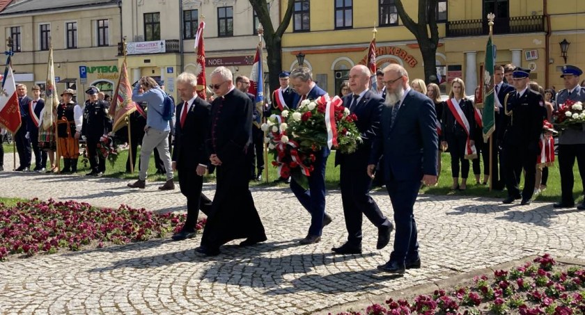 Obchody 231. rocznicy uchwalenia Konstytucji 3 Maja w Łowiczu (foto, film)
