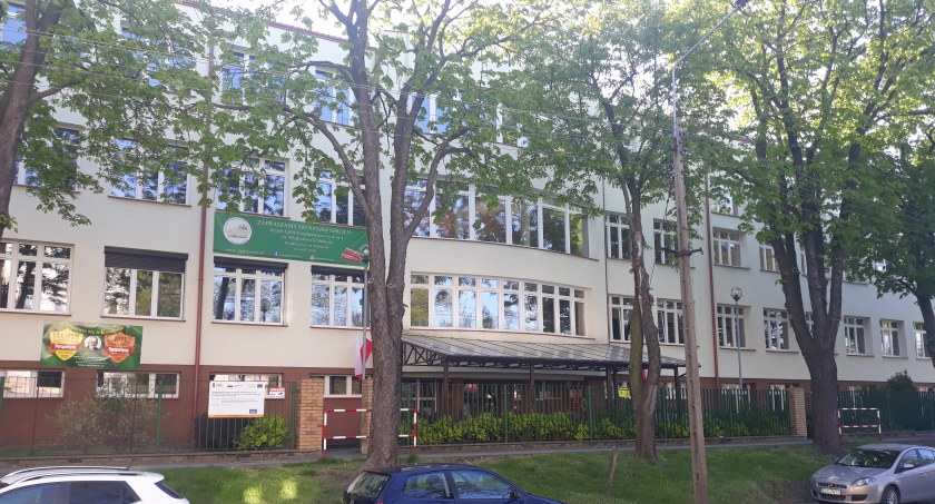 Matura 2022. Alarmy bombowe w łowickich szkołach