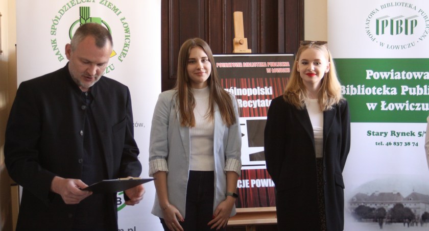 Łowicz.  Eliminacje powiatowe 67. Ogólnopolskiego Konkursu Recytatorskiego (foto, film)