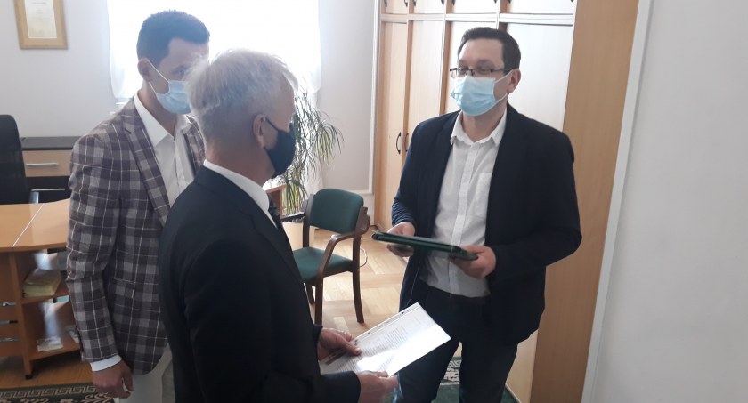 Obwodnica Łowicza. Wariant B korzystniejszy?