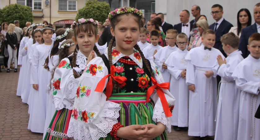 I Komunia Św. w parafii Świętego Ducha w Łowiczu (foto, film)