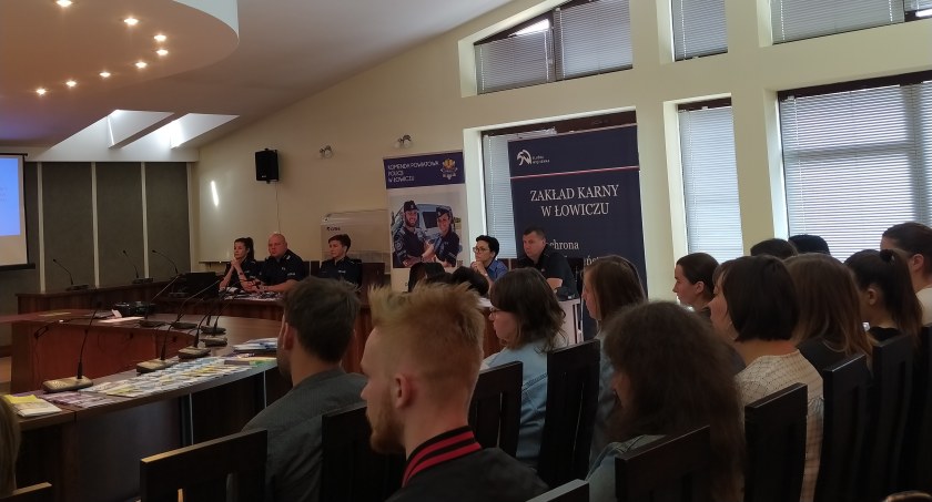 PUP. Spotkanie informacyjne z przedstawicielami służb mundurowych (foto)