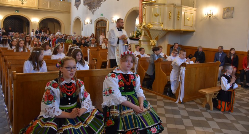 Rocznica I-wszej Komunii Świętej w Parafii Św. Ducha (foto,film)