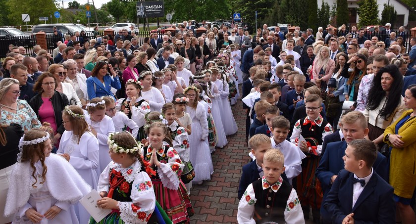 I Komunia Święta w parafii Chrystusa Dobrego Pasterza w Łowiczu (foto, film)
