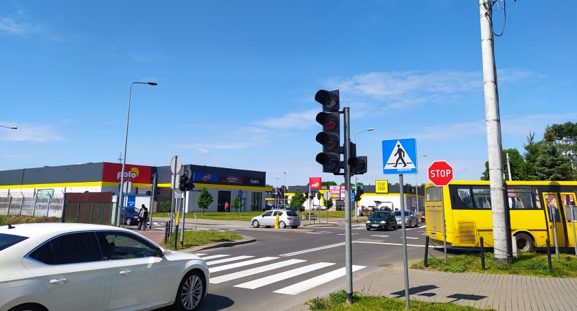 Nie działa sygnalizacja na skrzyżowaniu ulicy Piłsudskiego, Sikorskiego i Broniewskiego