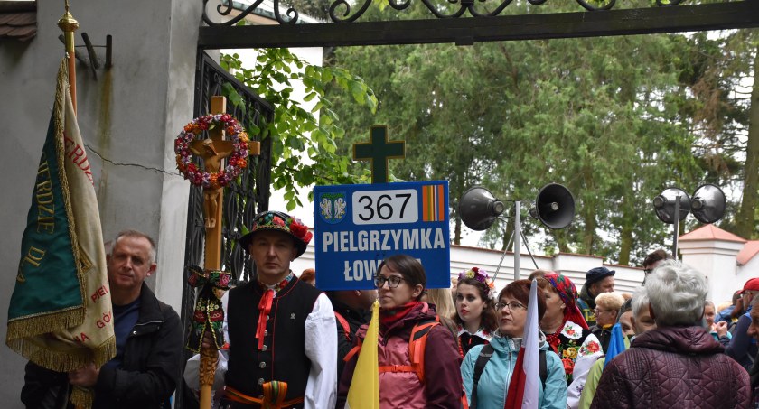 Łowicz. Pielgrzymi wyruszyli na Jasną Górę (foto,film)