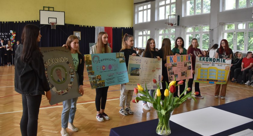 Dzień Patrona w Zespole Szkół Ponadpodstawowych nr 4 w Łowiczu (foto,film)