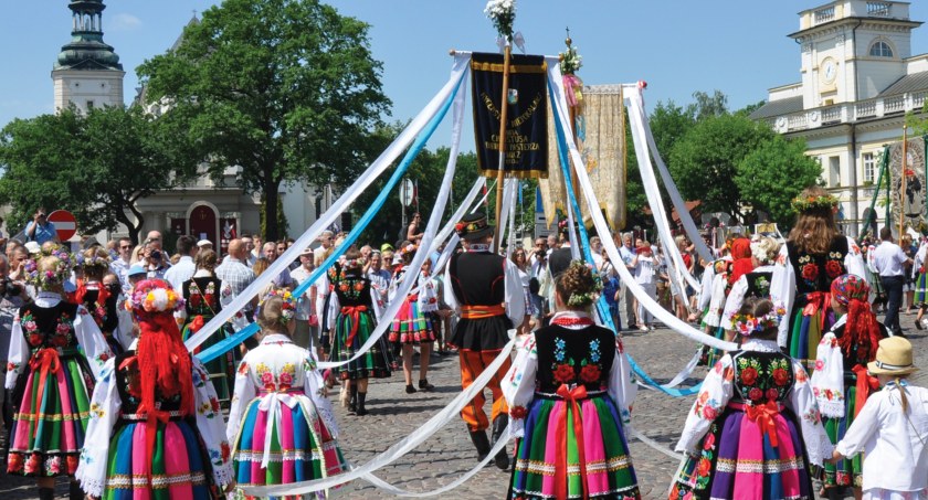 Poczta Polska z okazji Bożego Ciała w Łowiczu wydała pocztówki (foto)