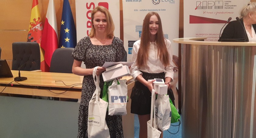 Uczennice Ekonomika ze złotem w Ogólnopolskim Konkursie