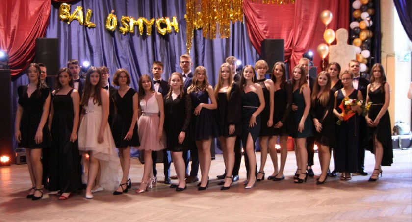 Bal ósmoklasisty w SP nr 2 w Łowiczu (foto, film)