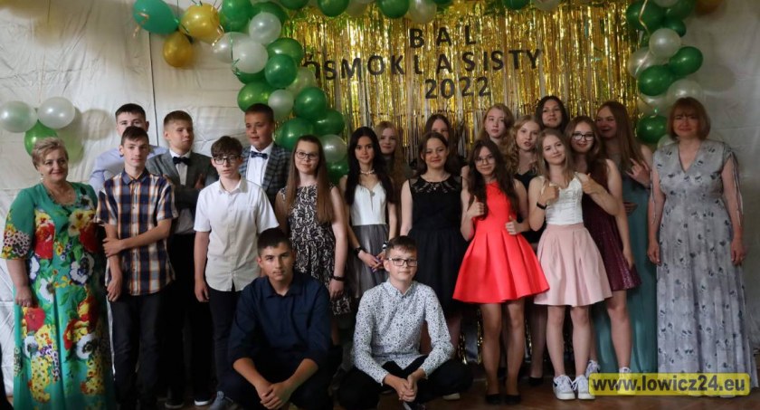 Bal Ósmoklasisty w Bobrownikach (foto)
