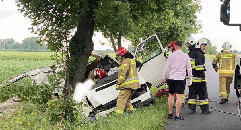 Wypadek drogowy w Sierżnikach! Kierowca pijany! (gmina Chąśno) (foto, film)
