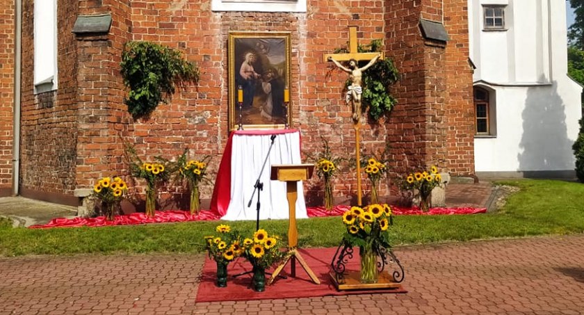 Tak prezentowały się ołtarze na dzisiejszą procesję (foto)