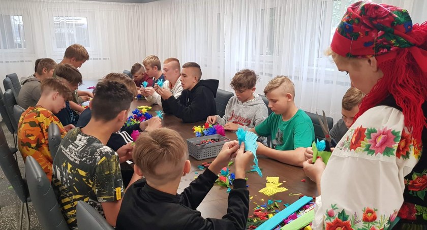 Warsztaty rękodzielnicze dla wychowanków MOS w Kiernozi (foto)