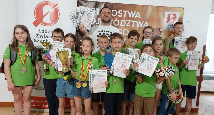 Zawodnicy UKS Jedynki mistrzami Województwa Łódzkiego Juniorów w Szachach Błyskawicznych