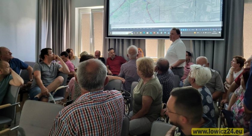 Ratujecie las a chcecie wyburzać nasze domy! Burzliwie na konsultacjach dotyczących obwodnicy Łowicza (foto, film)