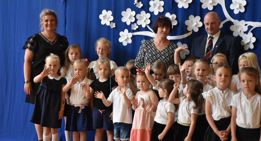 Przedszkole w Dąbkowicach pożegnało wspaniałego pedagoga (foto,film)