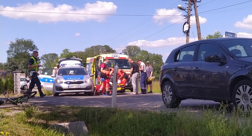 Potrącenie nieletniego rowerzysty w Mysłakowie (foto)