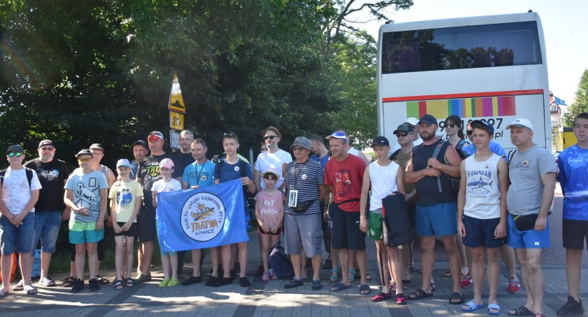 Spływ kajakowy z okazji Dnia Ojca (foto)