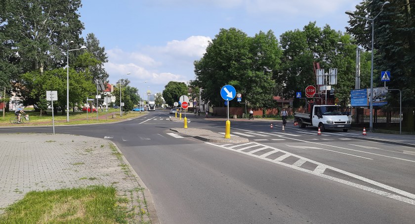 Łowicz. Sygnalizacja świetlna zamiast ronda przy Medyku? Stanowczy głos radnych