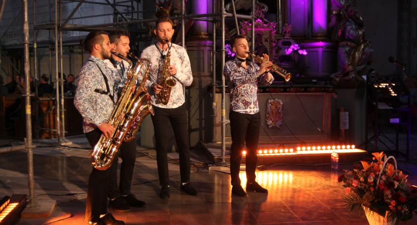 Łowicz. Koncert The Whoop Group (foto, film)