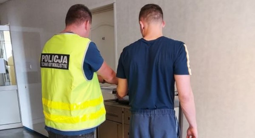 Łowicz. 31-latek uciekał przed policją. Miał amfetaminę