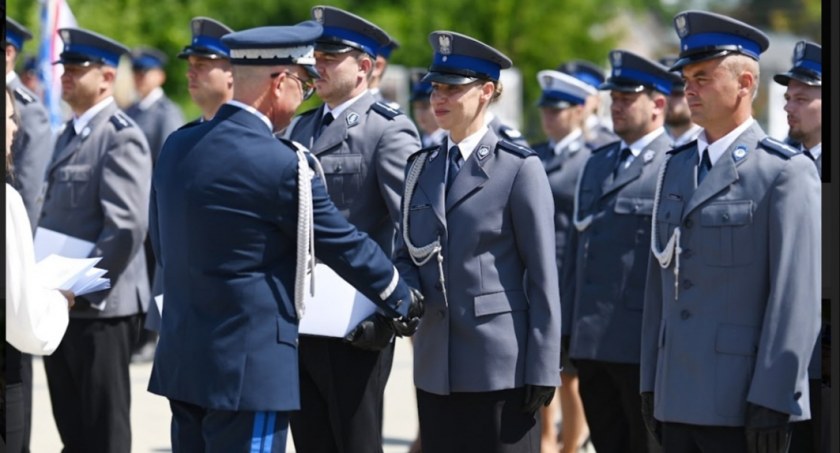 Święto Policji. Łowiccy funkcjonariusze z odznaczeniami (foto)
