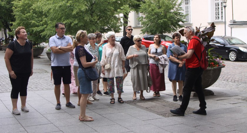 Łowicz. Literacko-filmowe wędrowanie z przewodnikiem PTTK (foto, film)