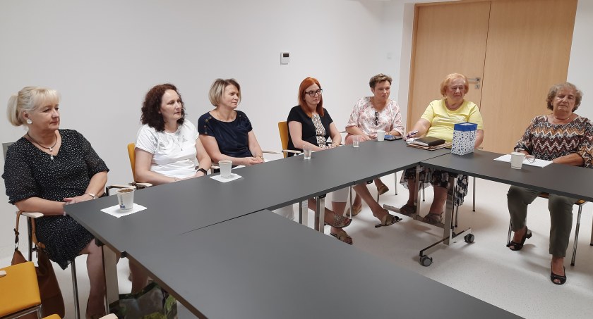 Łowicz. Warsztaty o słowach i godności dla seniorów i pracowników instytucji (foto)