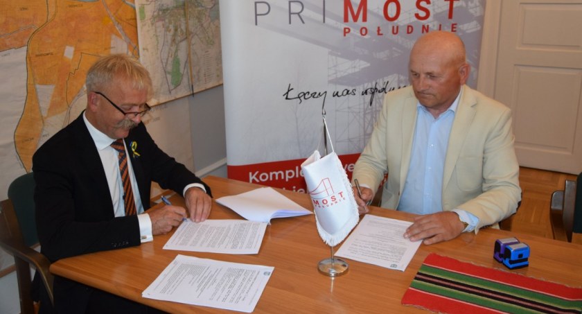 Umowa podpisana! Tylko patrzeć jak ruszy budowa mostu na rzece Bzurze!
