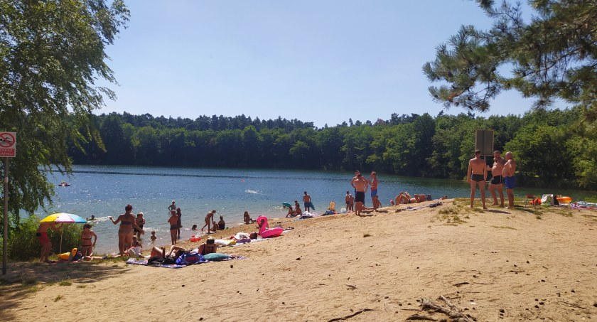 W Guźni korzystają z pięknej pogody. Czy to ostatnie tego lata upały? (foto,film)