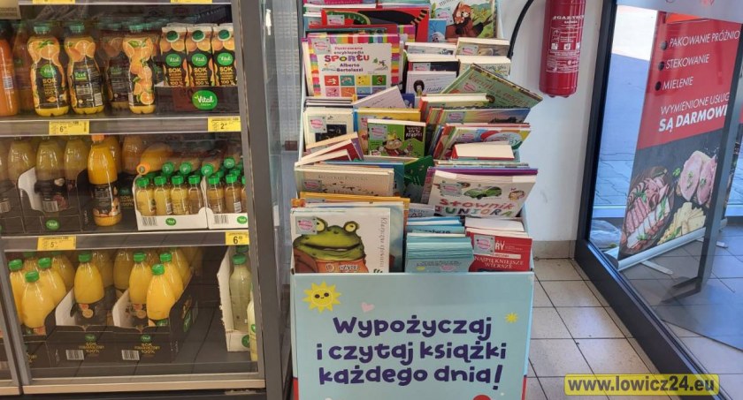Czy ruszy wypożyczalnia książek w łowickiej Biedronce? (foto)