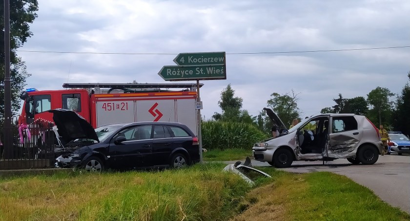 Wypadek w Różycach. Są poszkodowani (foto, film)