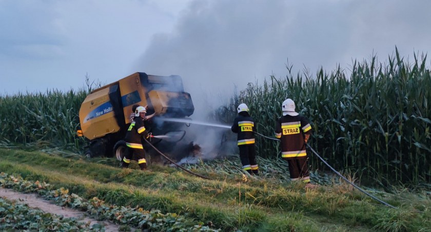 Pożar maszyny rolniczej w Boczkach Chełmońskich