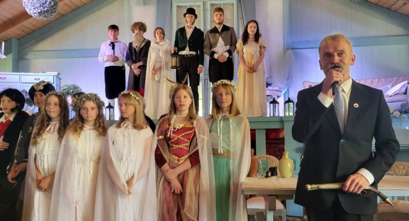 Narodowe Czytanie tym razem w ruinach łowickiego zamku (foto, film)