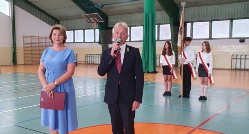 Łowicka Dwójka zainaugurowała rok szkolny 2022/2023 (foto) 
