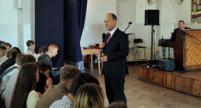 Uroczyste rozpoczęcie roku szkolnego 2022/2023 w ZSP nr 1