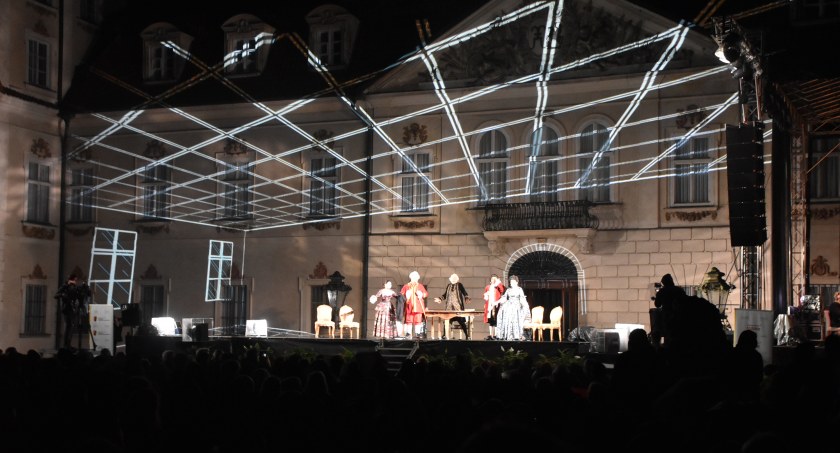 Nieborów. Opera plenerowa przyciągnęła tłumy (foto,film)